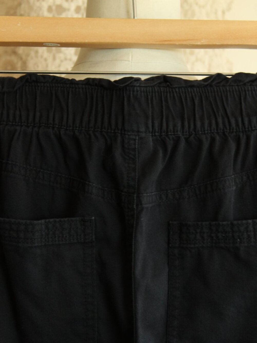 Womens Old Navy Pants,  Black Baggy Size Medium Cotton with Pockets, Elastic - Picture 14 of 14